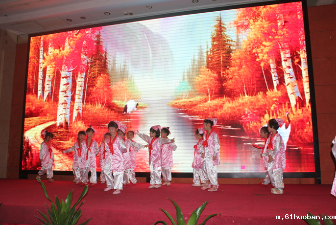 山花.png 山花.png