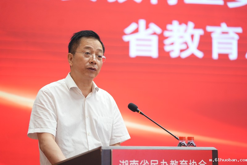 夏智伦.jpg 夏智伦.jpg